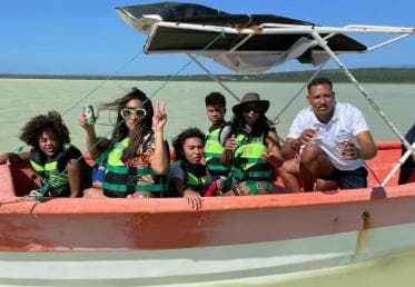 Barahona: Denní výlet do Bahía de las Águilas a Laguna Oviedo — Guided tour and outdoor activity